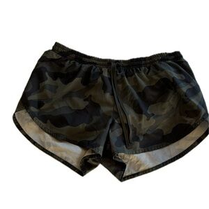 Old Navy Camo Active Shorts size Small